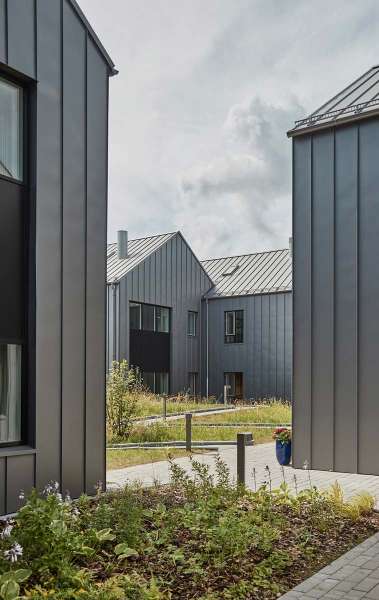 Demensplejehjem beklædt og beskyttet med stål. Glemmer du?, DemensCentrum Aarhus – Skovvang, Skovvangsvej 97-99, 8200 Aarhus